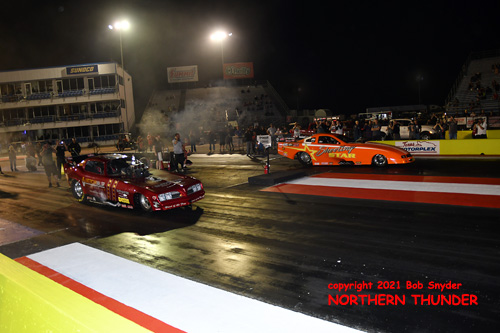 Nancy Matter - 'Guardian' 
(near lane) vs Bill Naves - 'Shooting Star' (far lane)